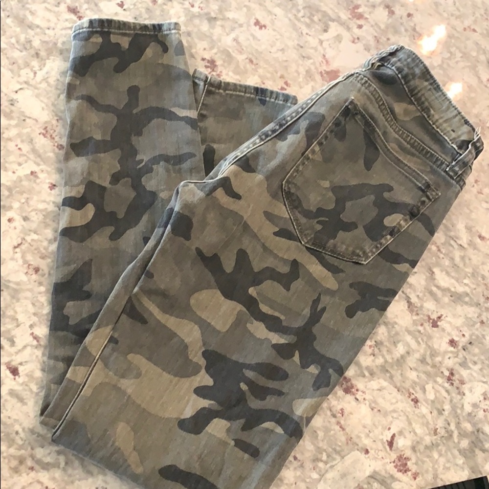 Miss Me Camo skinny jeans